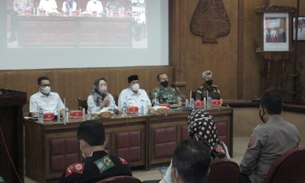 Bupati Tiwi Minta Satgas Covid Lakukan Langkah Antisipatif Cegah Covid-19