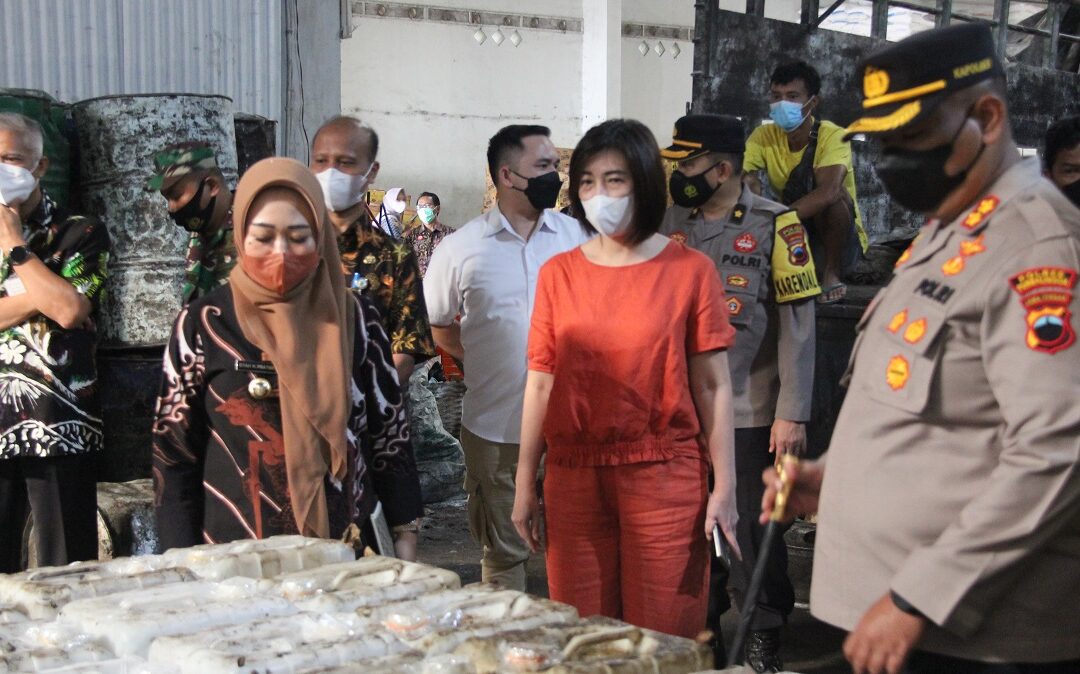 Jelang Ramadhan Bupati Tiwi Pantauan Minyak Goreng Curah