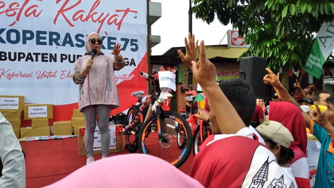 Bupati Tiwi : Koperasi Menjadi Soko Guru Perekonomian