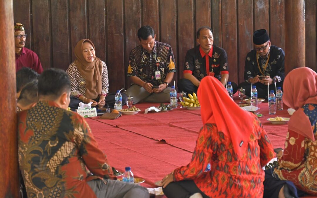 Bupati Tiwi Ajak Pemdes Sinergi Atasi Stunting