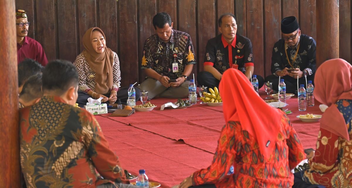 Bupati Tiwi Ajak Pemdes Sinergi Atasi Stunting