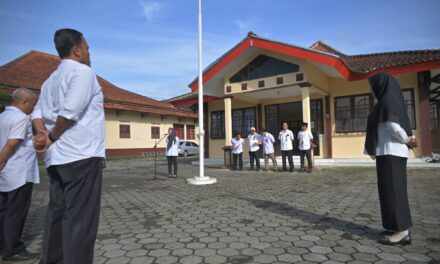 Awal Tahun, Bupati Tiwi Instruksi Tingkatkan Pelayanan Masyarakat