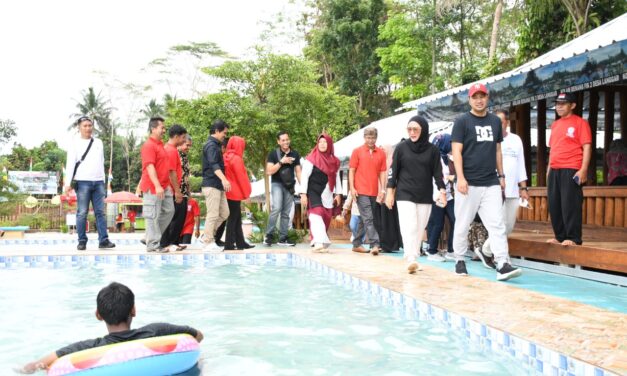 Bupati Tiwi : Wisata Harus Bangkitkan UMKM Lokal