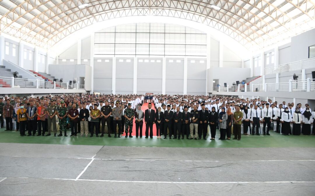 Bupati Tiwi Kenalkan GOR Indoor Sasana Krida Perwira