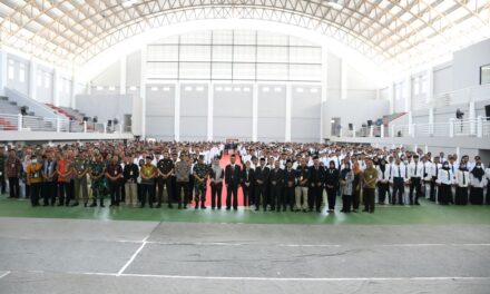Bupati Tiwi Kenalkan GOR Indoor Sasana Krida Perwira