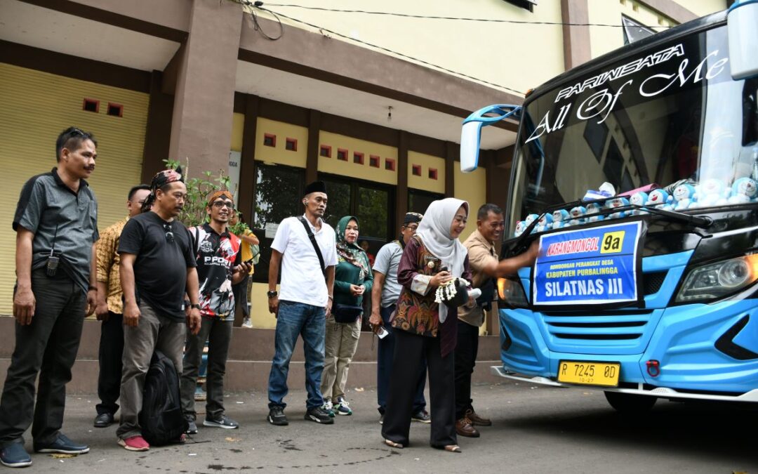 Bupati Tiwi Lepas Keberangkatan Perangkat Desa Ikuti Silatnas