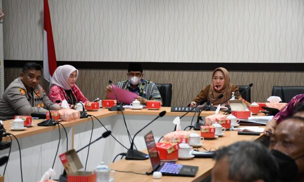Bupati Tiwi Paparkan Strategi Atasi Stunting Kepada Menko PMK