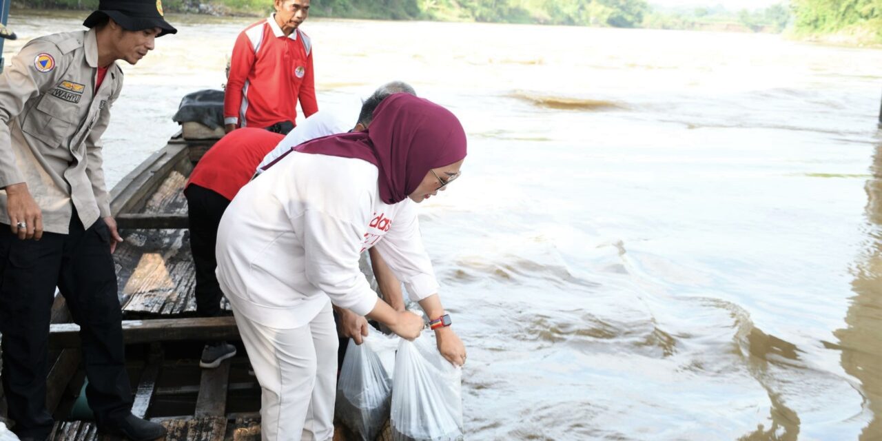 Gebrak Perdana, Bupati dan Wabup Gelorakan Kembali Semangat Gotong Royong