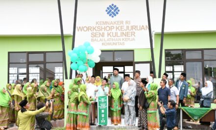 Bupati Tiwi : Muslimat NU Berperan Penting Mencetak Generasi Unggul