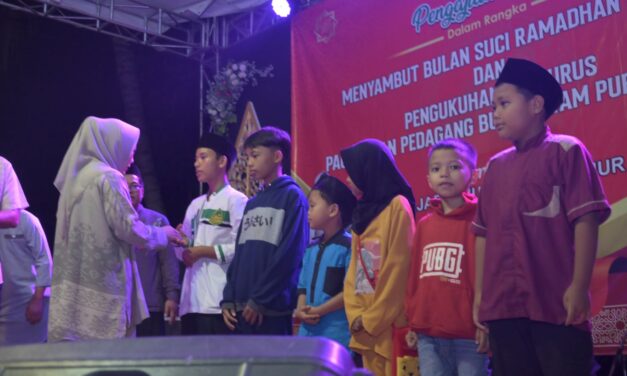 Bupati Tiwi Apresiasi Pedagang Bubur Ayam Bangun Mental dan Spiritual Masyarakat Pasunggingan