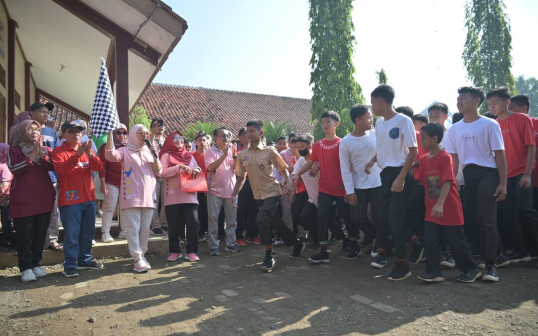 Bupati Tiwi : HUT ke 42, SMP N 1 Kaligondang Harus Semakin Berprestasi