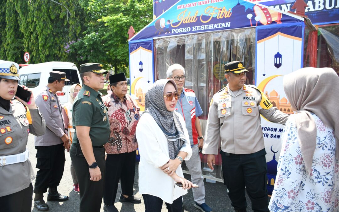 Bupati Tiwi – Wabup Sudono Pantau Kesiapan Pos Pelayanan Lebaran
