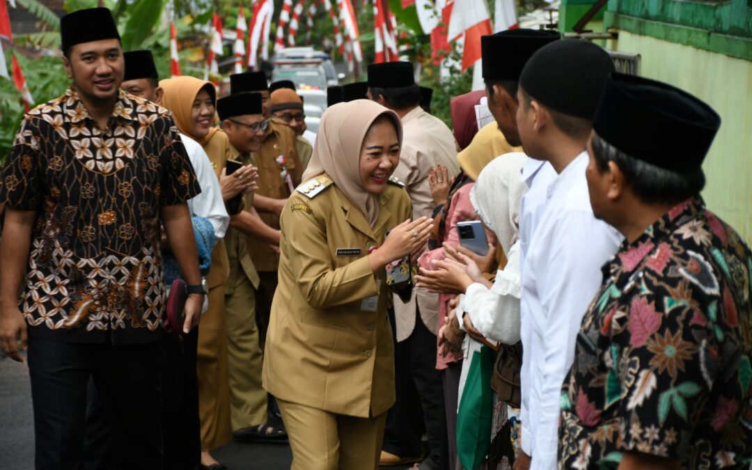 Bupati Tiwi : Peningkatan Jalan Sangkanayu – Talagening Bertahap