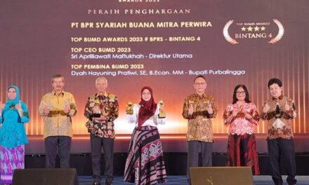 Selamat, Bupati Tiwi dan Dua BUMD Raih Penghargaan TOP BUMD Award 2023