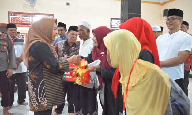 Bupati Bantu Kalialang 1 Unit Ambulans Desa