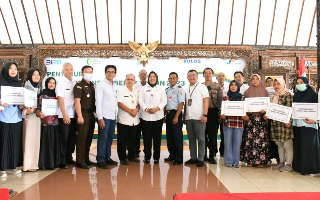 Sekda : Kurangi Beban Keluarga Miskin, 1287,81 Ton Beras Dibagikan