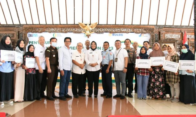 Sekda : Kurangi Beban Keluarga Miskin, 1287,81 Ton Beras Dibagikan