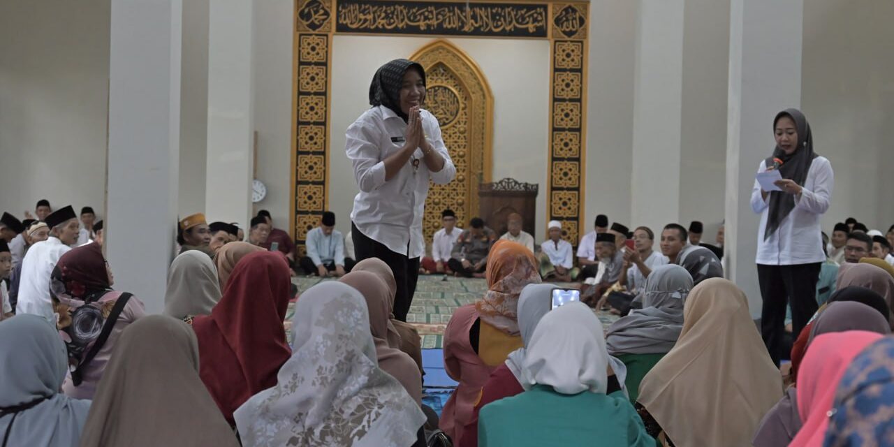 Ashar Keliling di Karangtengah, Bupati Terima Aspirasi Perbaikan Jalan dan Masjid