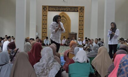 Ashar Keliling di Karangtengah, Bupati Terima Aspirasi Perbaikan Jalan dan Masjid