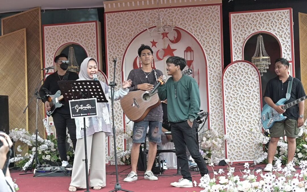 Bupati Tiwi Dukung Alif ‘Indonesian Idol’ Lanjut Bermusik