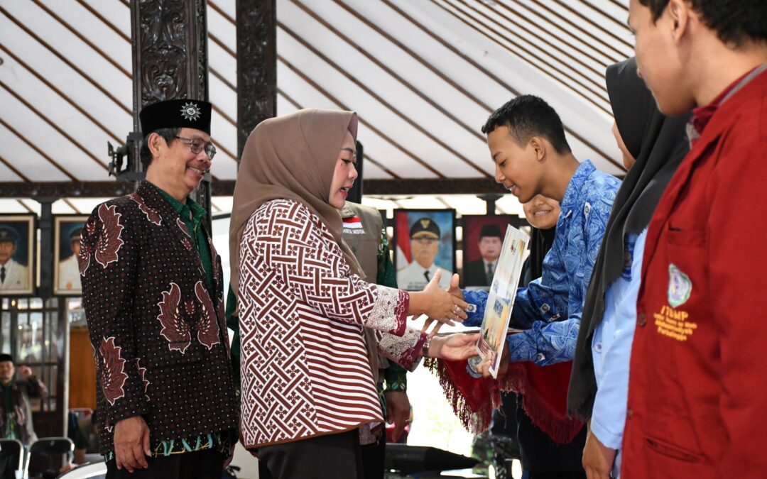 Buka Musyda, Bupati Tiwi Berharap Muhamamdiyah Makin Solid