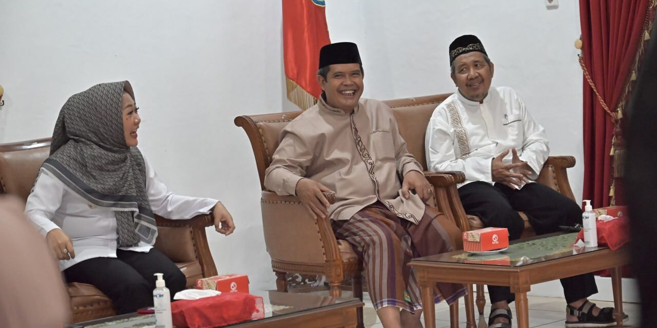 Bupati Tiwi Titip Pendamping Haji Daerah Maksimal Layani Jamah