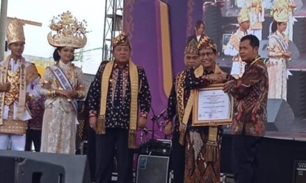 Bupati Tiwi dan Bowo Raih Penghargaan Pengembangan Teknologi Tepat Guna Tingkat Nasional