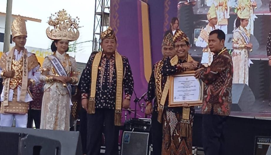 Bupati Tiwi dan Bowo Raih Penghargaan Pengembangan Teknologi Tepat Guna Tingkat Nasional