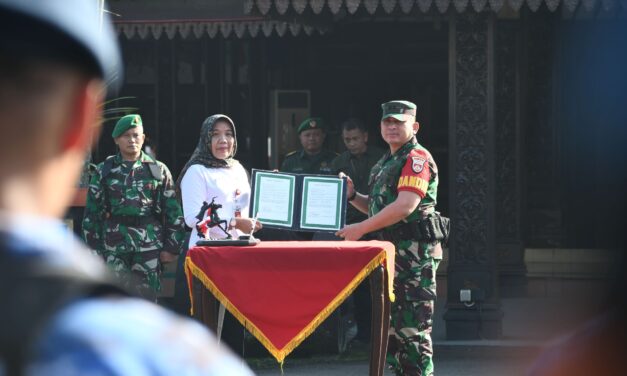 Bangun Jalan Penghubung Karangasem – Adiarsa, Program TMMD Harus Disengkuyung Masyarakat