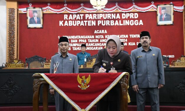 Bupati Serahkan Rancangan Perubahan Anggaran 2023, Pendapatan Daerah Diproyeksikan Naik 28,9 Miliar