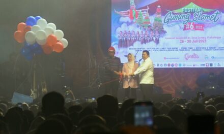 Akustik Kabut Lembut Sukses, Bupati Tiwi : Festival Gunung Slamet Harus Lanjut!