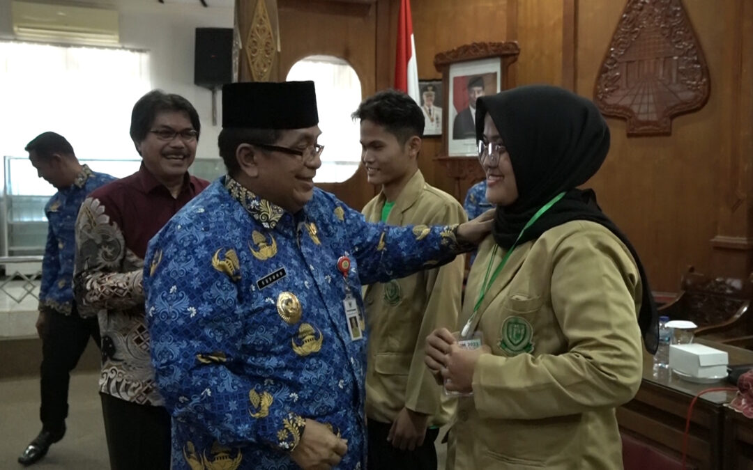 KKN Perdana Unperba, Plh Bupati Minta Mahasiswa Tinggal di Lokasi