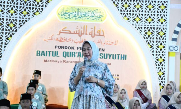 Bupati Tiwi : Ponpes Bentengi Pemuda dari Degradasi Moral