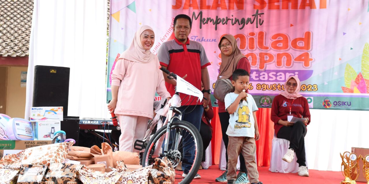 Milad Ke-16 SMPN 4 Kutasari, Bupati Tiwi : Terus Kontribusi Tingkatkan Derajat Pendidikan