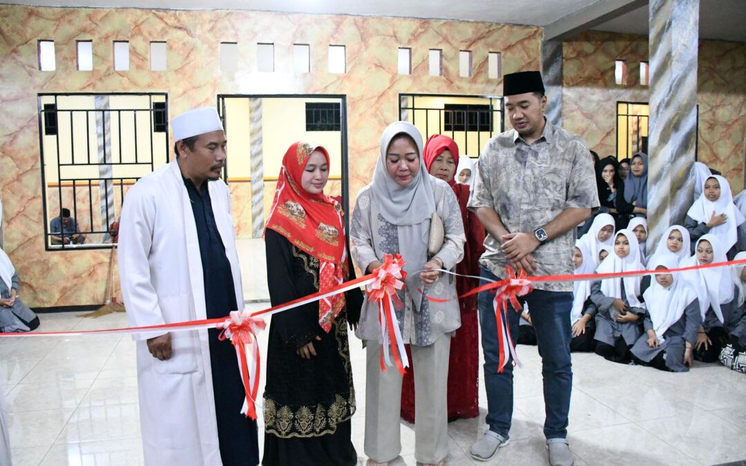 Bupati Tiwi Resmikan Pondok Pesantren Nurudholam Candinata