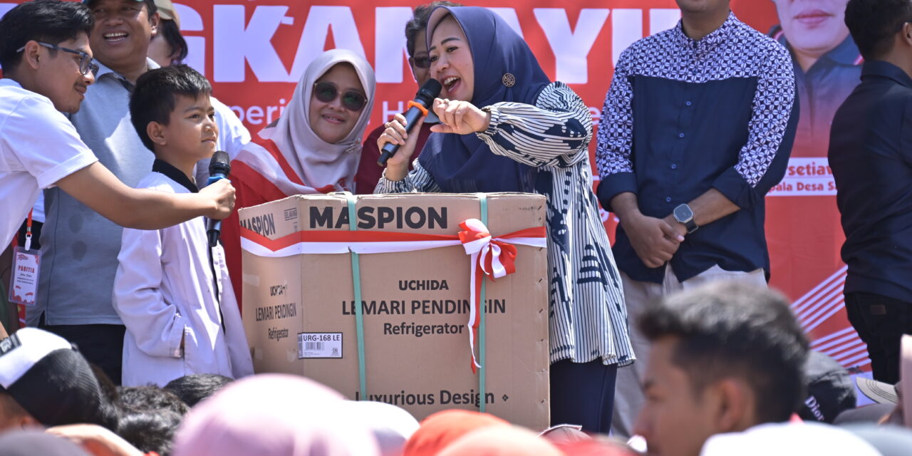 Semarak Kemerdekaan, Bupati Tiwi Hadiri Jalan Sehat dan Lomba Tumpeng Desa Sangkanayu