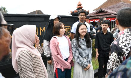 Dapat Kunjungan Pemuda-Pemudi Jepang, Bupati Tiwi Berharap ada Transfer Knowledge