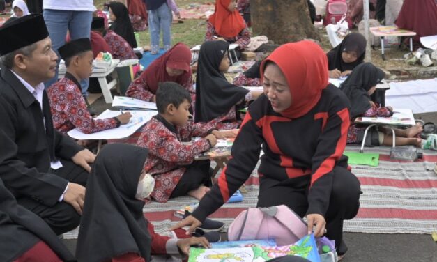 Buka Festival Anak Sholeh Indonesia, Bupati Tiwi : Semoga Tercetak Generasi Tangguh