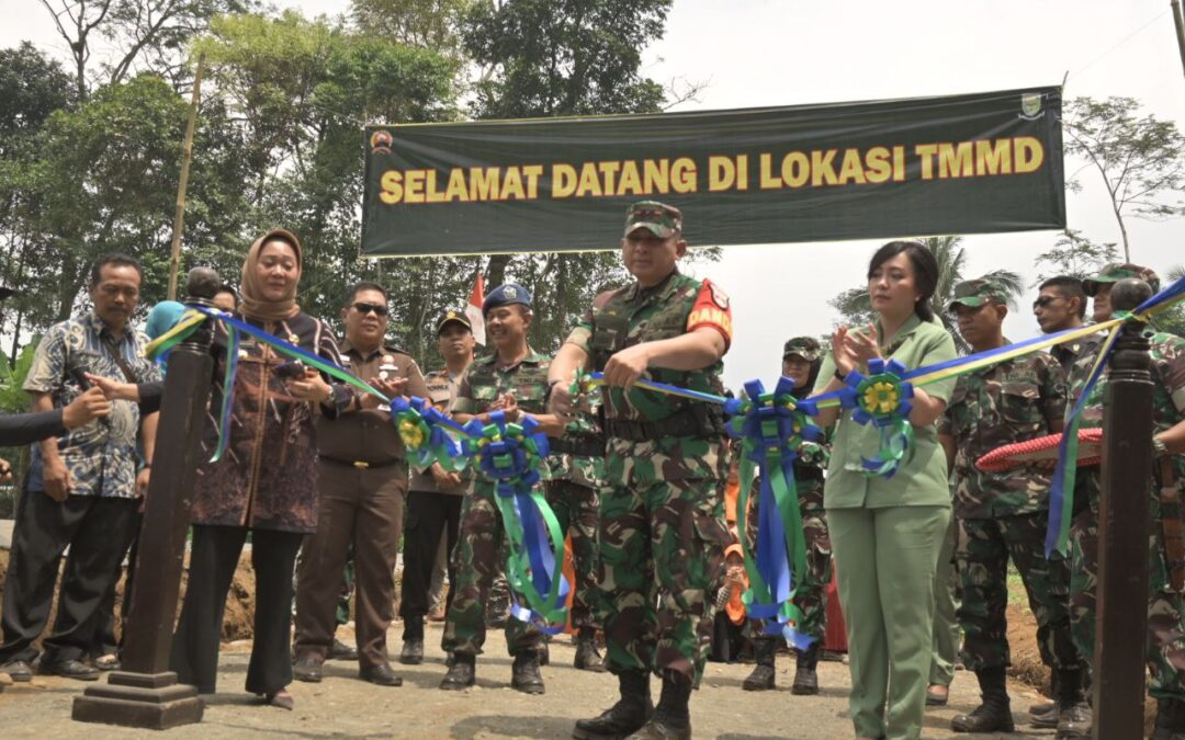 Penutupan TMMD Sengkuyung Tahap III, Bupati : Hasil Program Tingkatkan Kesejahteraan Warga