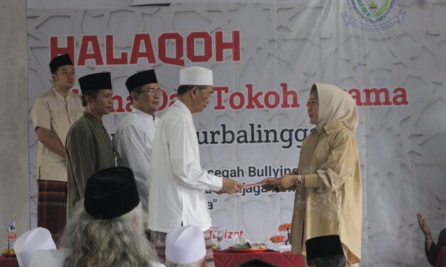 Halaqoh Ulama dan Tokoh Agama, Bupati Tiwi Terima 9 Rekomendasi
