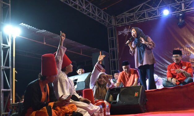 Banjaran Bersholawat, Bupati Tiwi Ajak Utamakan Persatuan