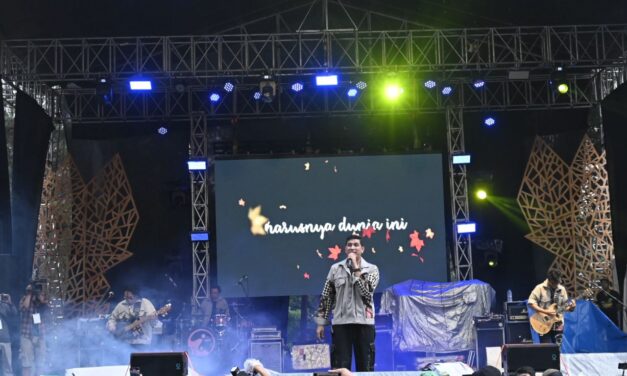 Tampil di Golaga Music, Naff dan Kotak Kenakan Baju Karya Desainer Purbalingga