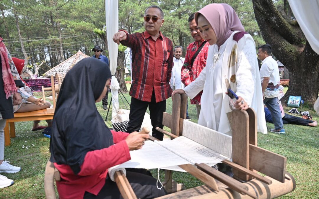 Kampung Wastra AGF 2023 Hadirkan Batik, Ecoprint dan Tenun Asli Purbalingga