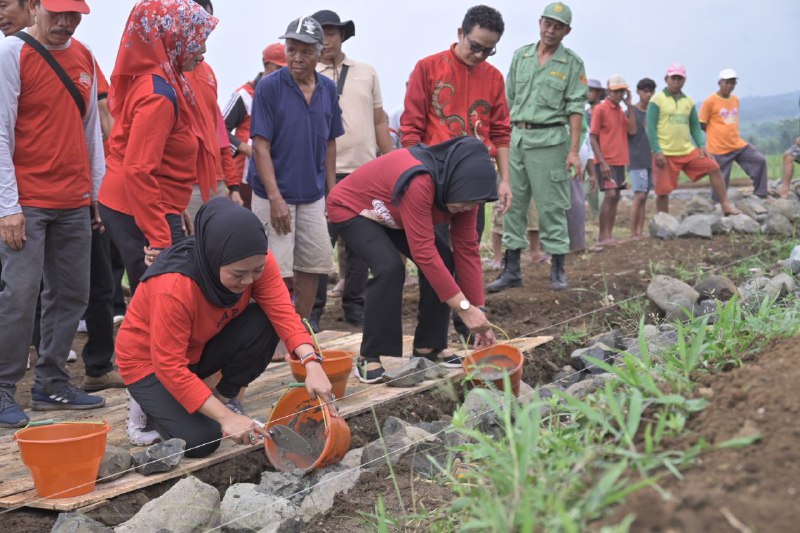 Peletakan Batu Pertama Irigasi, Bupati Harap Produktivitas Pertanian Semakin Meningkat