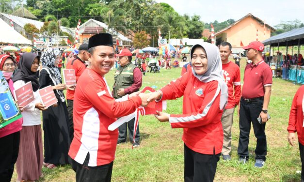 Tilik Desa, Bupati Tiwi Wujudkan Impian Warga Kaliori Miliki Ambulans