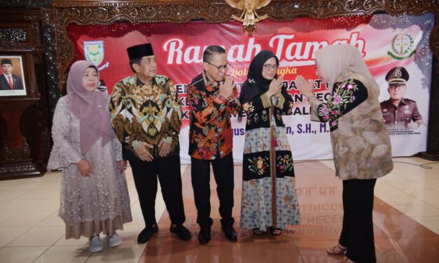 Sambut Kajari Baru, Bupati Tiwi Berharap Sinergitas Terus Berlanjut