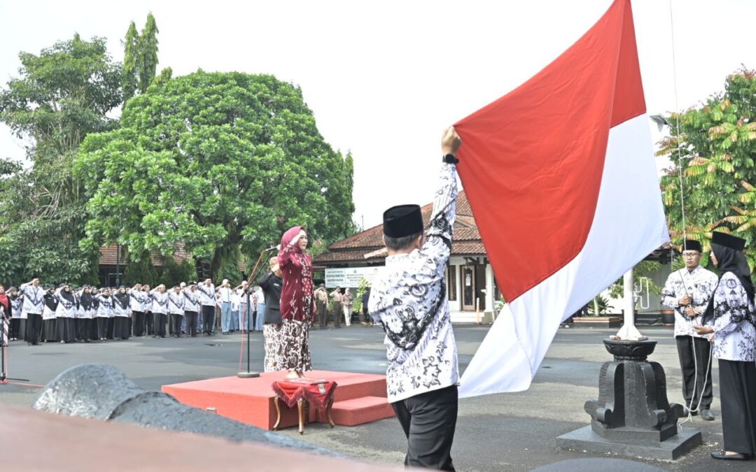 Bupati Tiwi : Hari Guru Nasional Jadikan Penanda Akselerasi Sistem Pendidikan