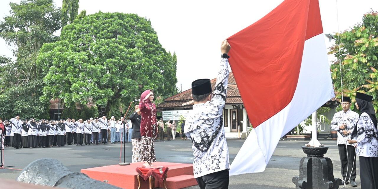 Bupati Tiwi : Hari Guru Nasional Jadikan Penanda Akselerasi Sistem Pendidikan