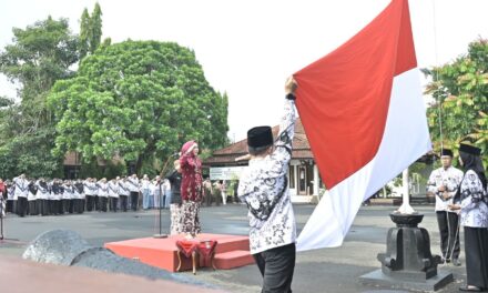 Bupati Tiwi : Hari Guru Nasional Jadikan Penanda Akselerasi Sistem Pendidikan