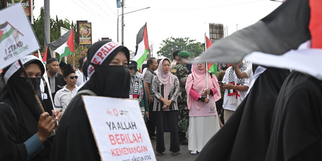 Bupati Tiwi Lepas Aksi Solidaritas Peduli Palestina